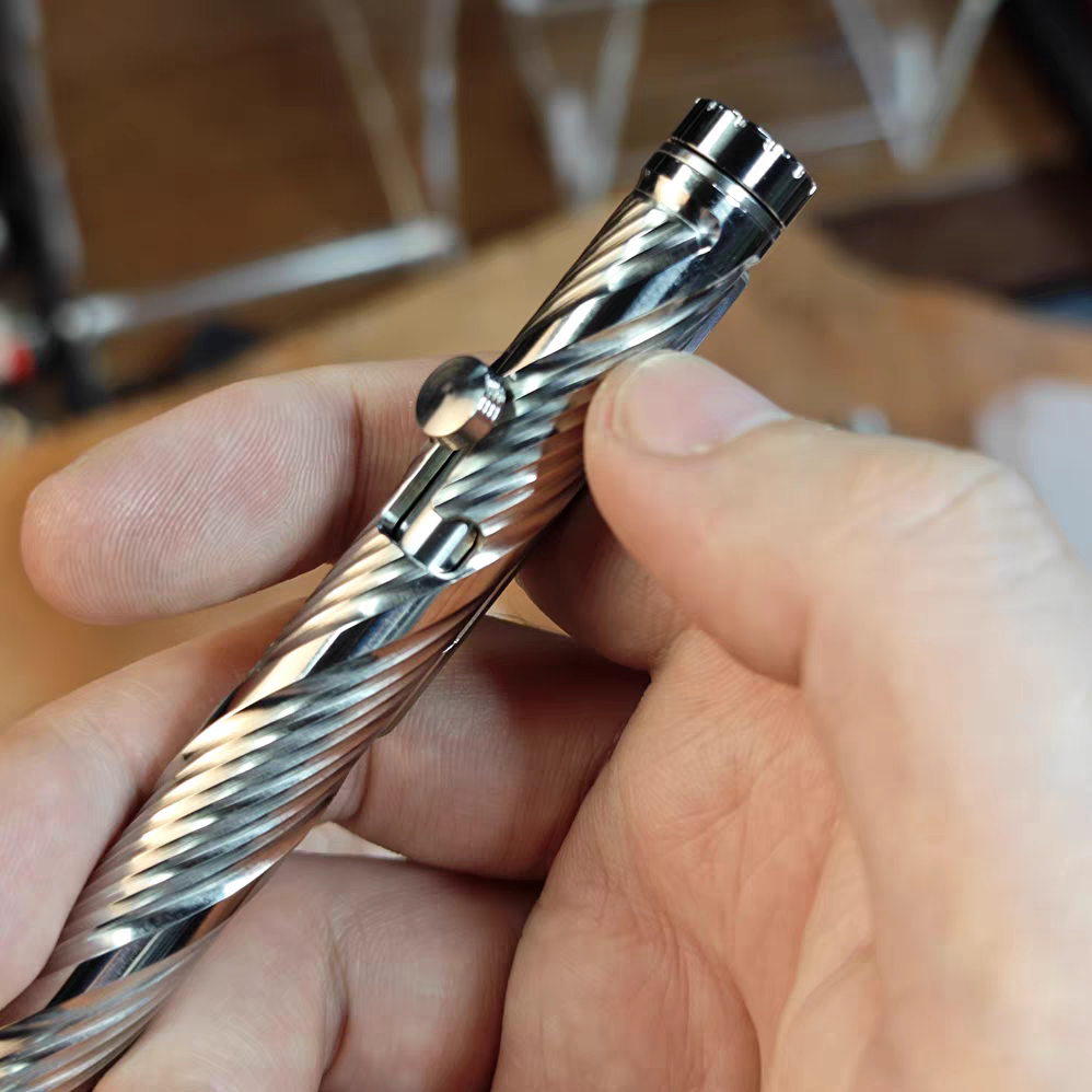 EDC Titanium Pen with Ball Bea - Edc Everyday Carry Gear reseña y precio